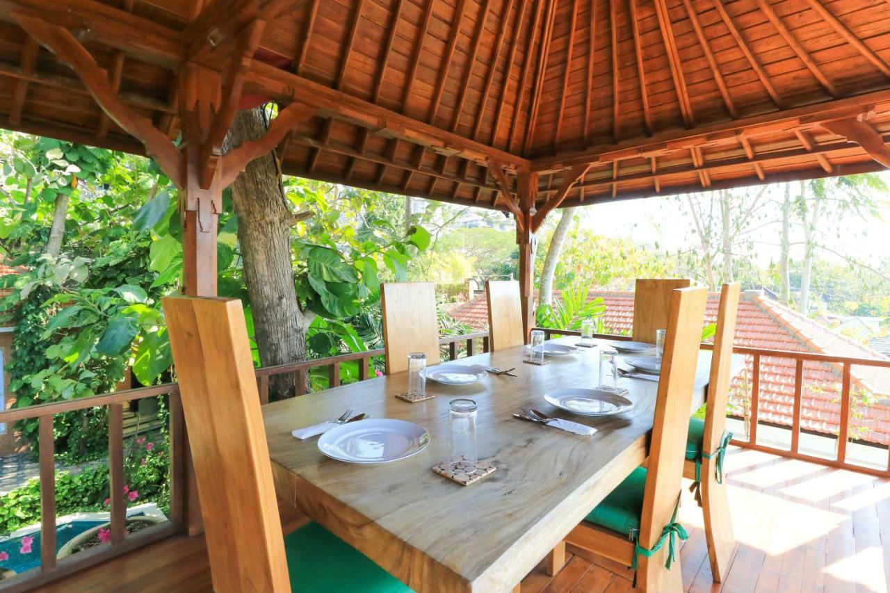 The Laras Villa Jimbaran Dış mekan fotoğraf